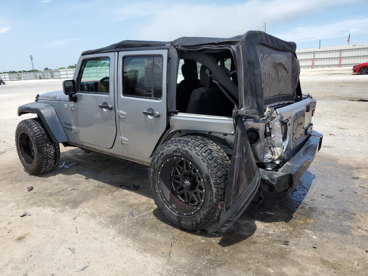 2015 Jeep Wrangler Unlimited Sport vin: 1C4HJWDG1FL673235