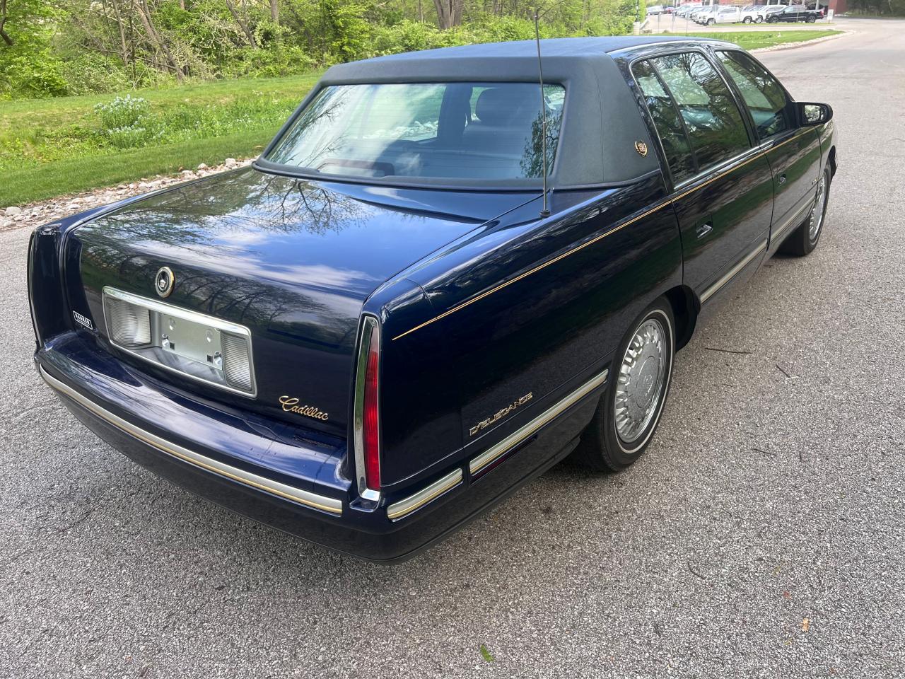 1G6KE54Y7WU742231 1998 Cadillac Deville Delegance