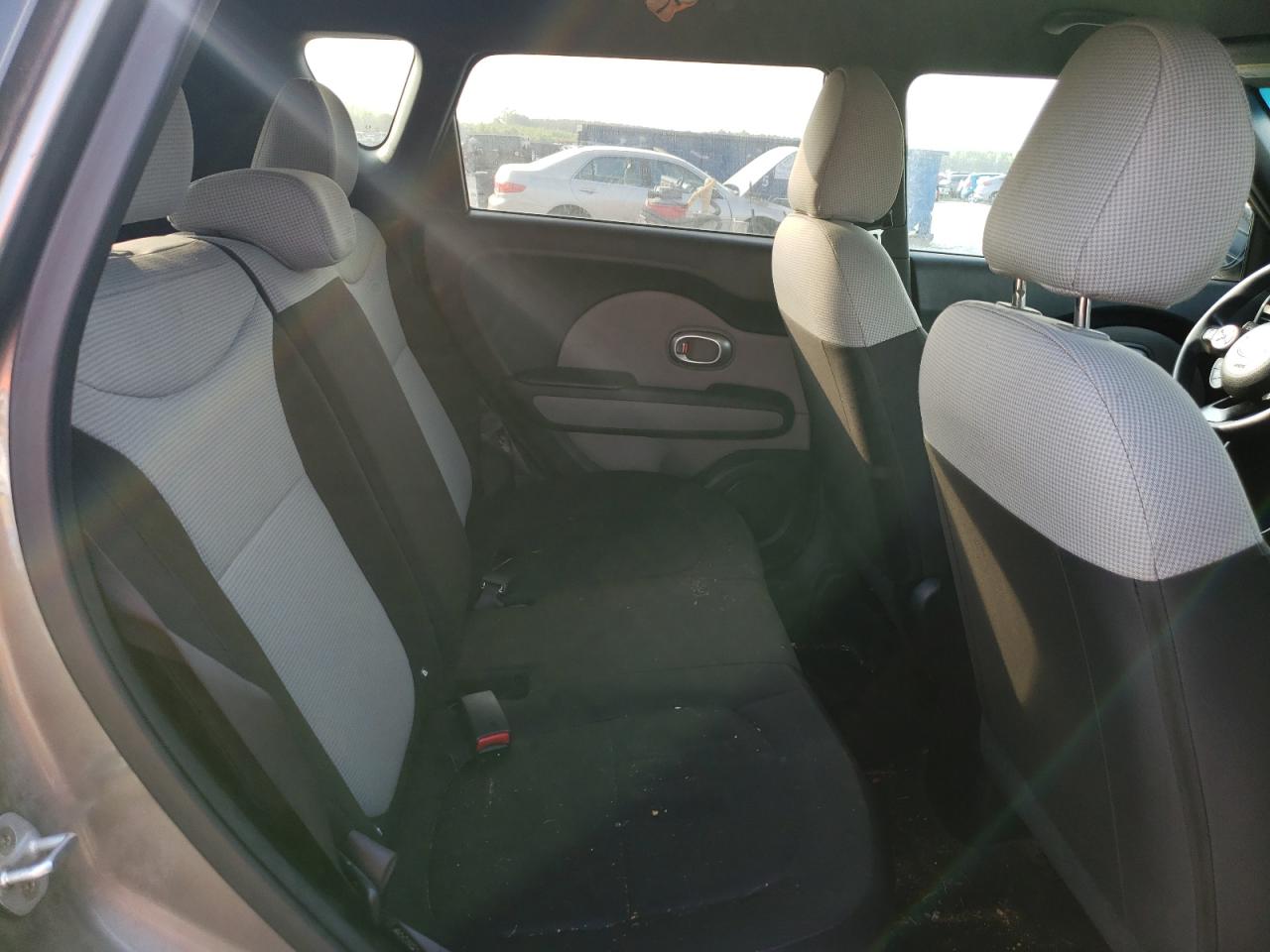 KNDJN2A28G7299613 2016 Kia Soul