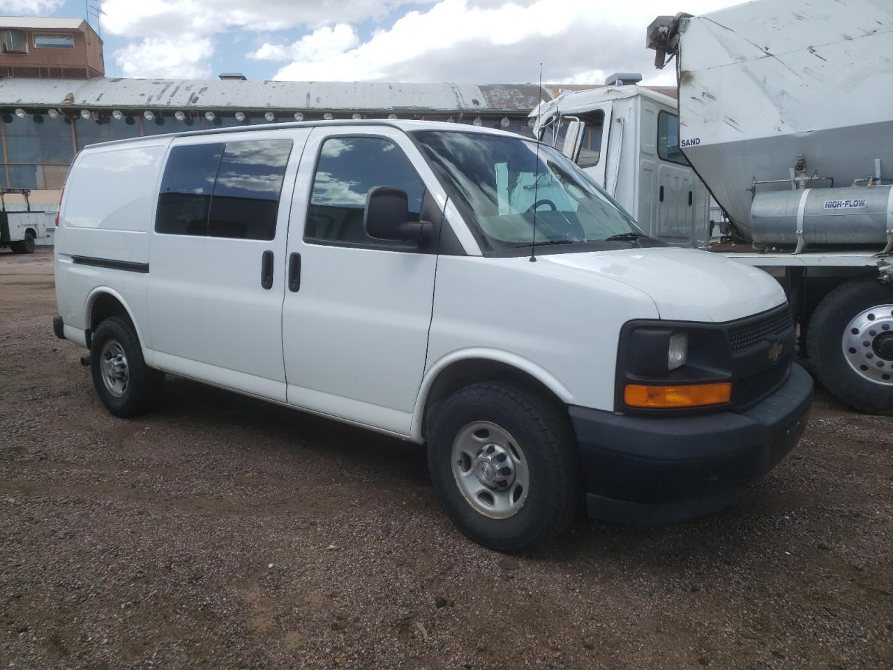 1GCWGAFF8H1182852 2017 Chevrolet Express G2500