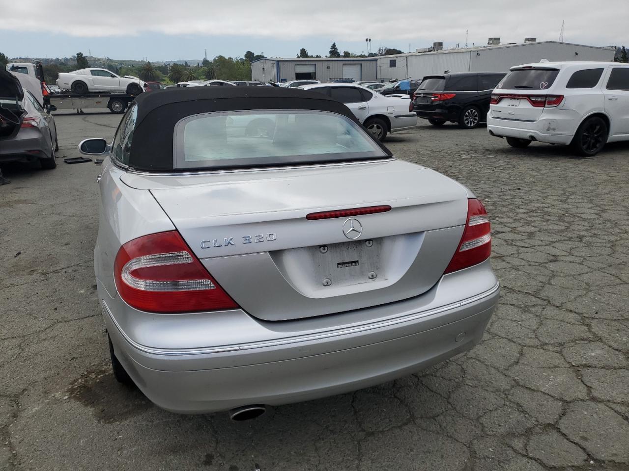 WDBTK65J15F137947 2005 Mercedes-Benz Clk 320