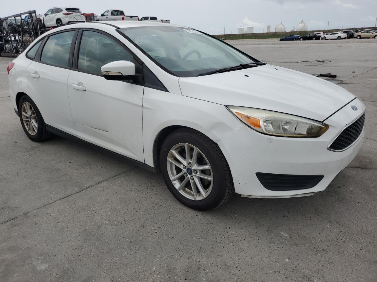 2015 Ford Focus Se vin: 1FADP3F25FL203678