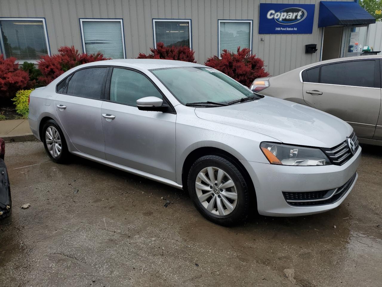 2013 Volkswagen Passat S vin: 1VWAH7A35DC040218