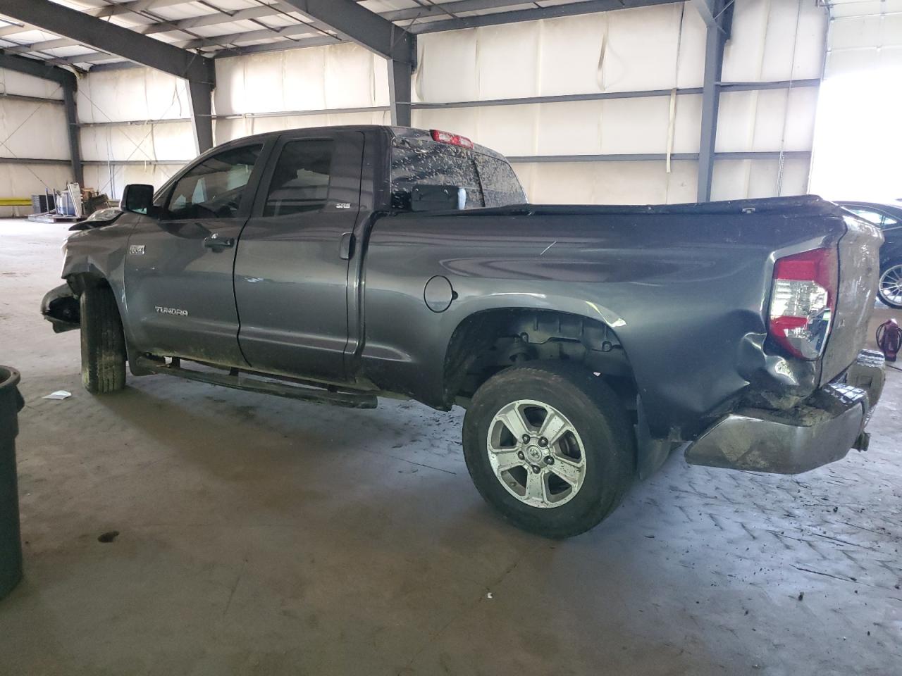 5TFUY5F1XJX694373 2018 Toyota Tundra Double Cab Sr/Sr5