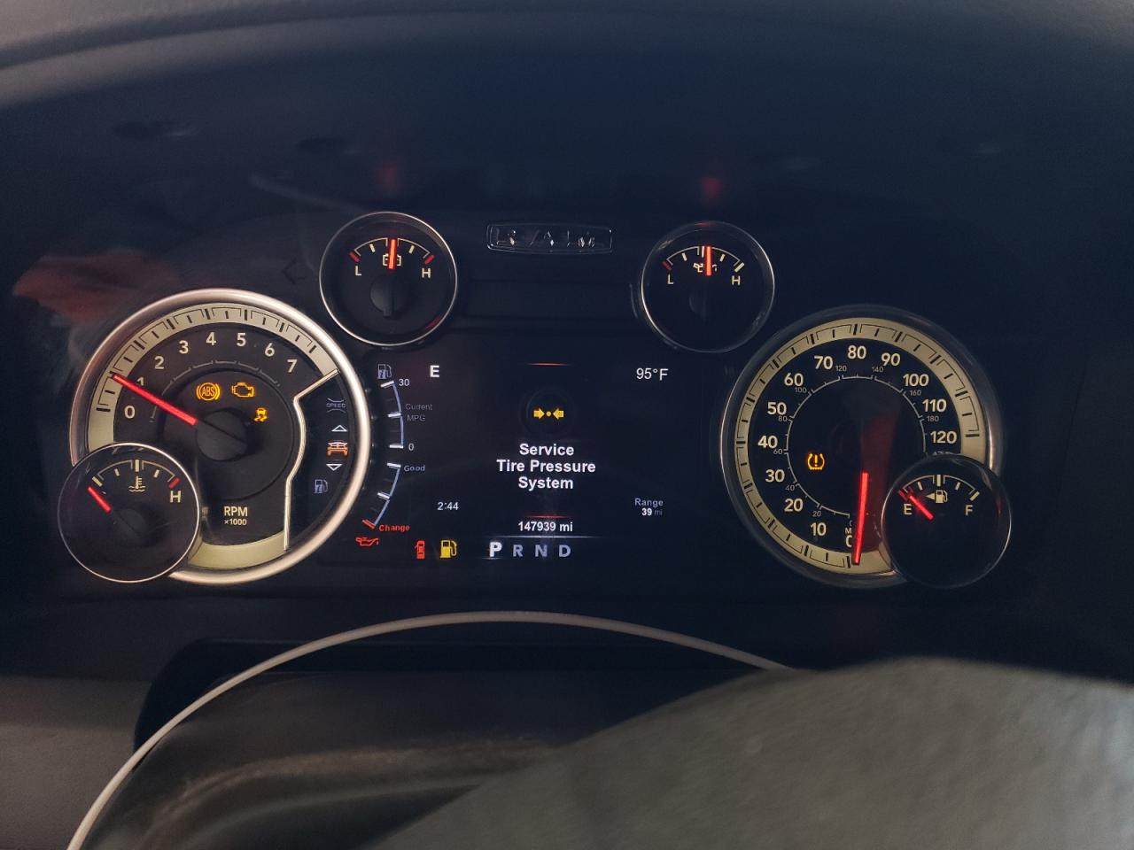 1C6RR6LT0HS601874 2017 Ram 1500 Slt