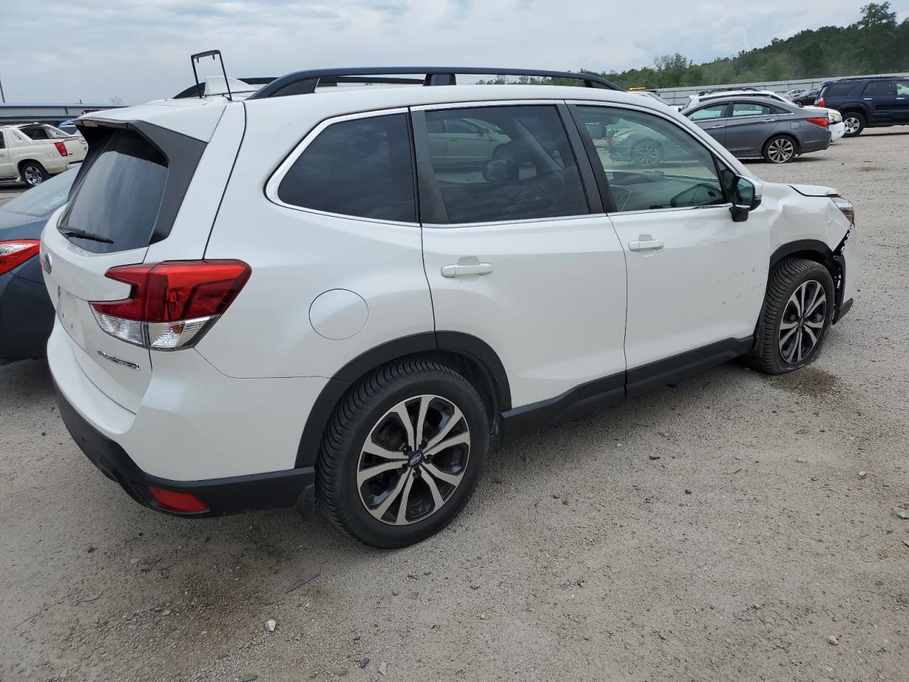 JF2SKAUC0KH523408 2019 Subaru Forester Limited