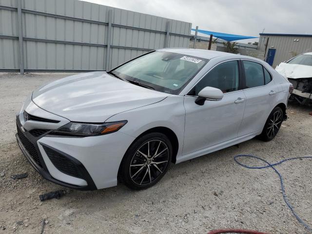 Lot #2542089152 2024 TOYOTA CAMRY SE N salvage car