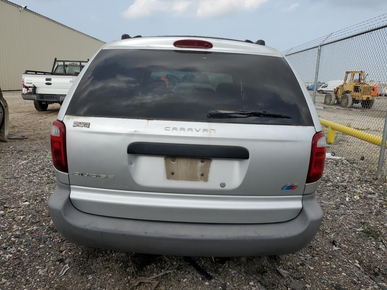 1B4GP25392B523997 2002 Dodge Caravan Se