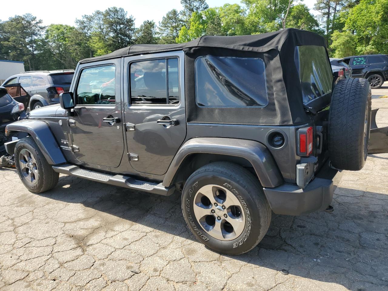 1C4BJWEG4HL547801 2017 Jeep Wrangler Unlimited Sahara