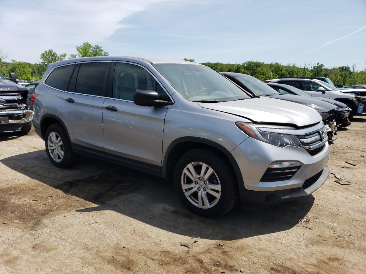 5FNYF6H15HB070012 2017 Honda Pilot Lx