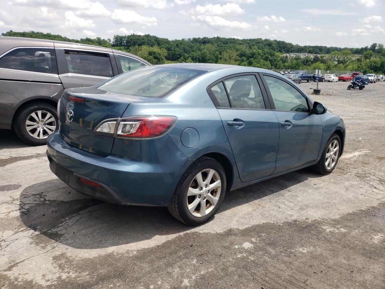 JM1BL1VG2B1447843 2011 Mazda 3 I