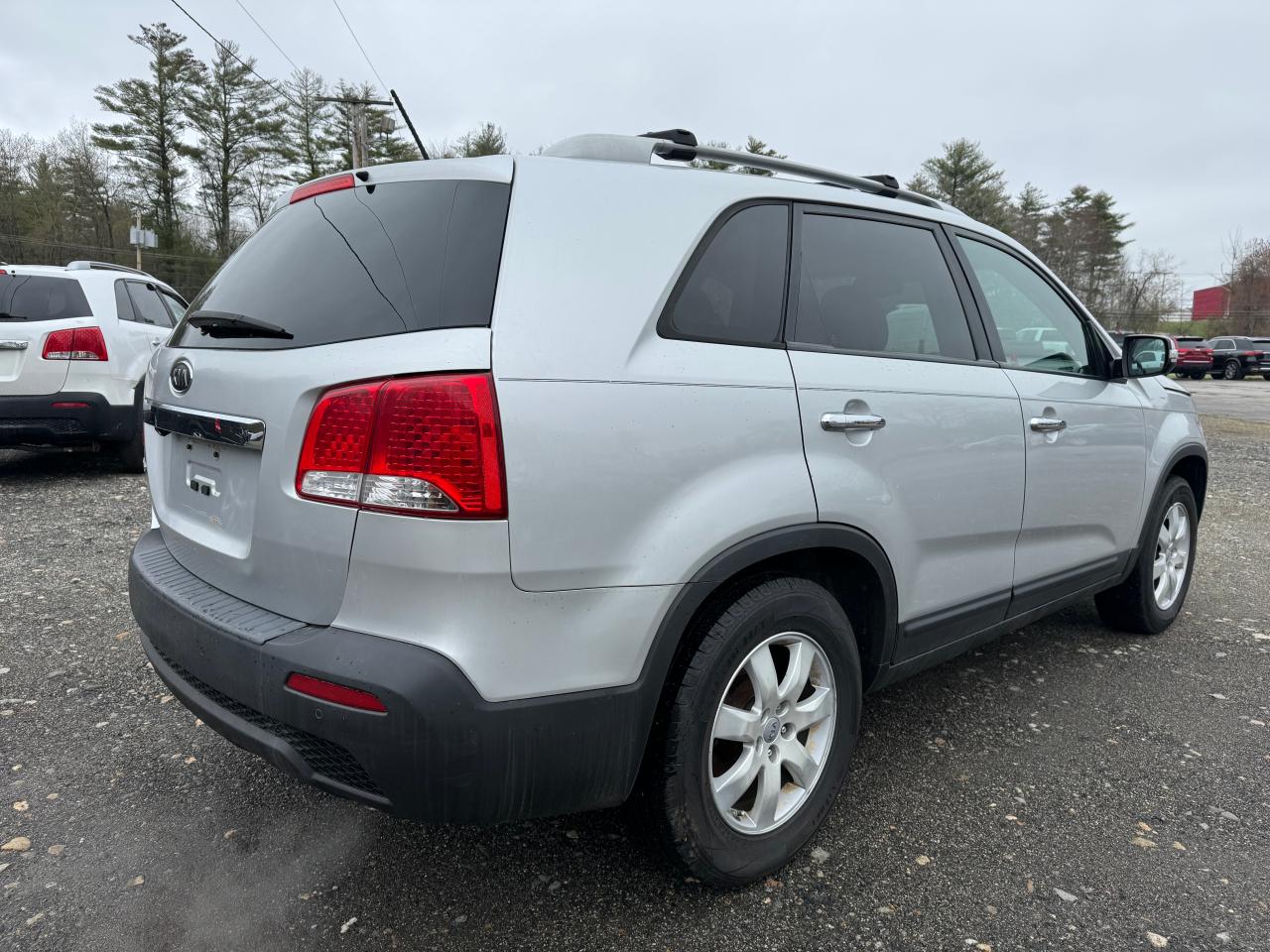 2012 Kia Sorento Base vin: 5XYKT3A60CG266282