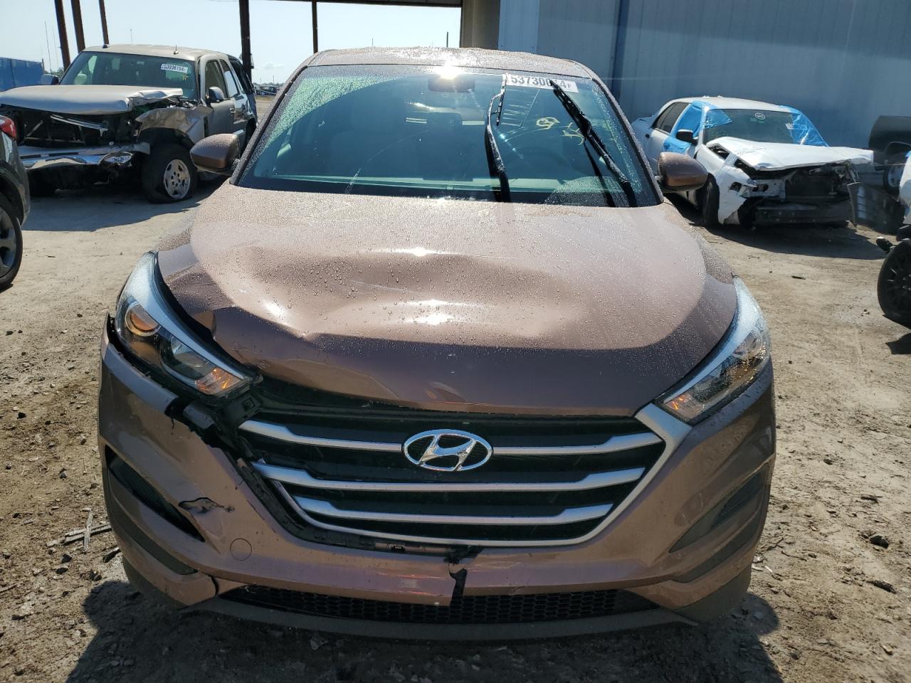 KM8J23A4XHU527965 2017 Hyundai Tucson Se