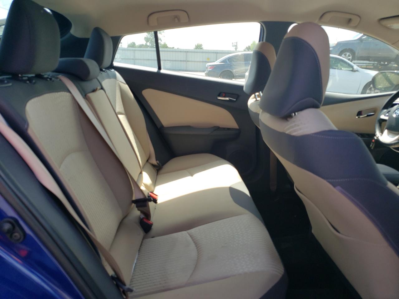 JTDKARFU0J3548746 2018 Toyota Prius