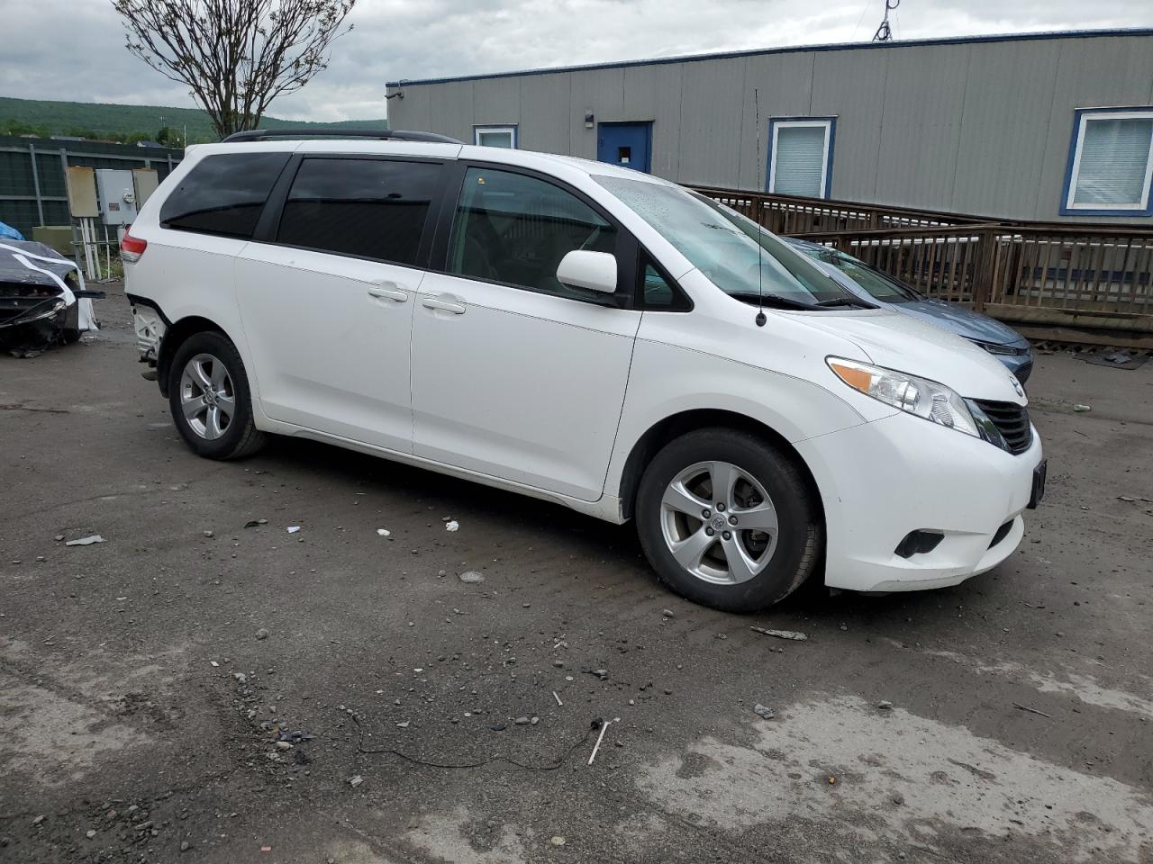 5TDKK3DC3DS376414 2013 Toyota Sienna Le