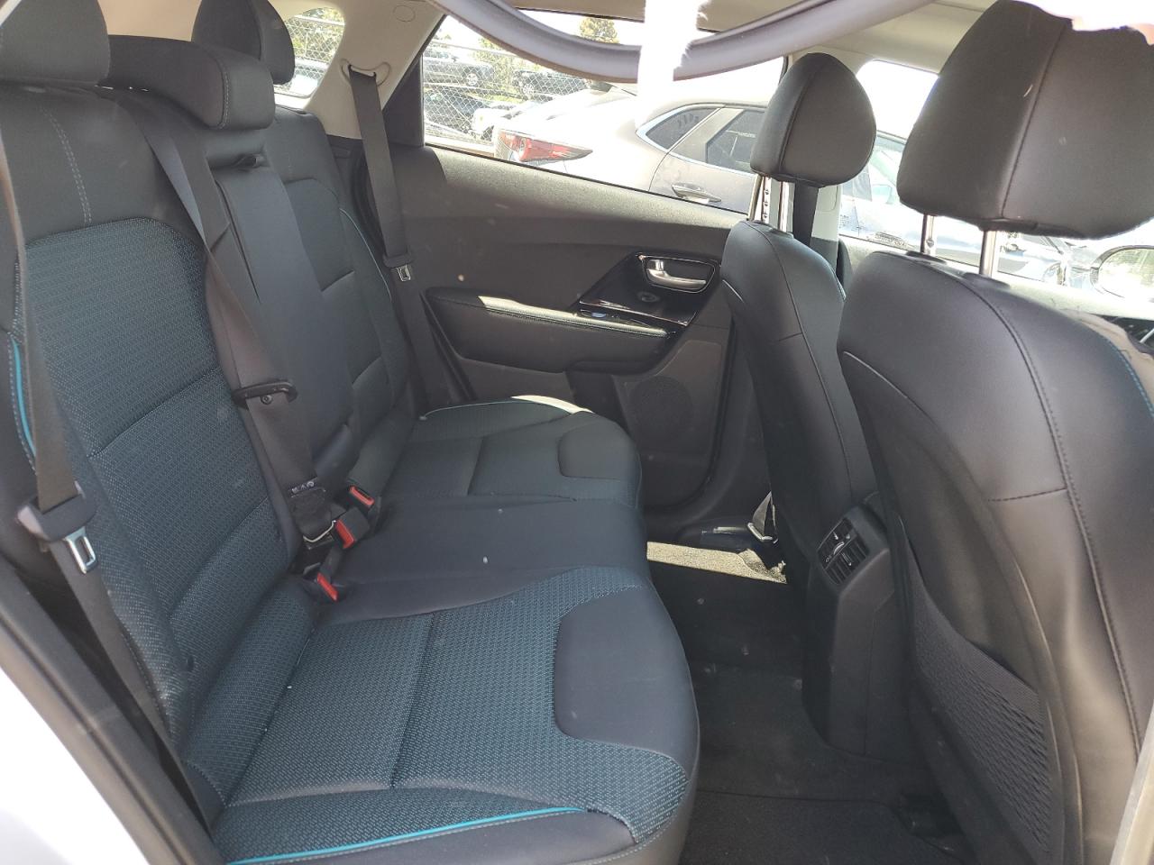 KNDCE3LG8M5103670 2021 Kia Niro Ex Premium