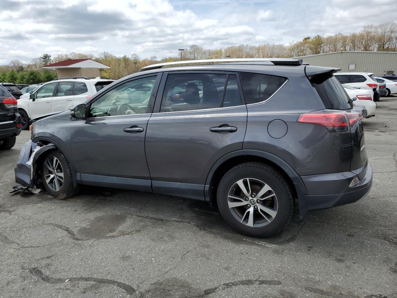 2017 Toyota Rav4 Xle vin: JTMRFREV6HJ114105