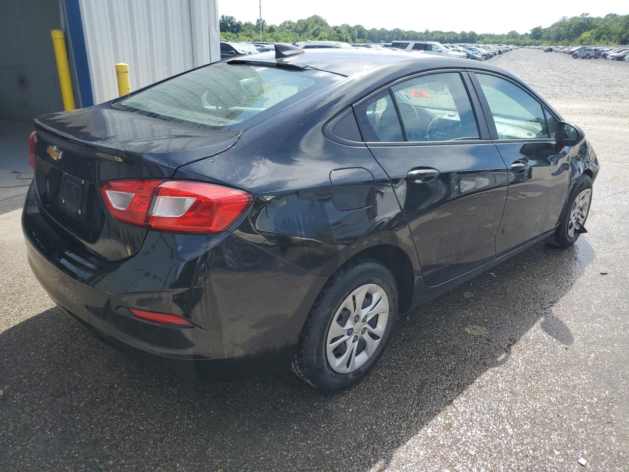 2019 Chevrolet Cruze Ls vin: 1G1BC5SM9K7149331