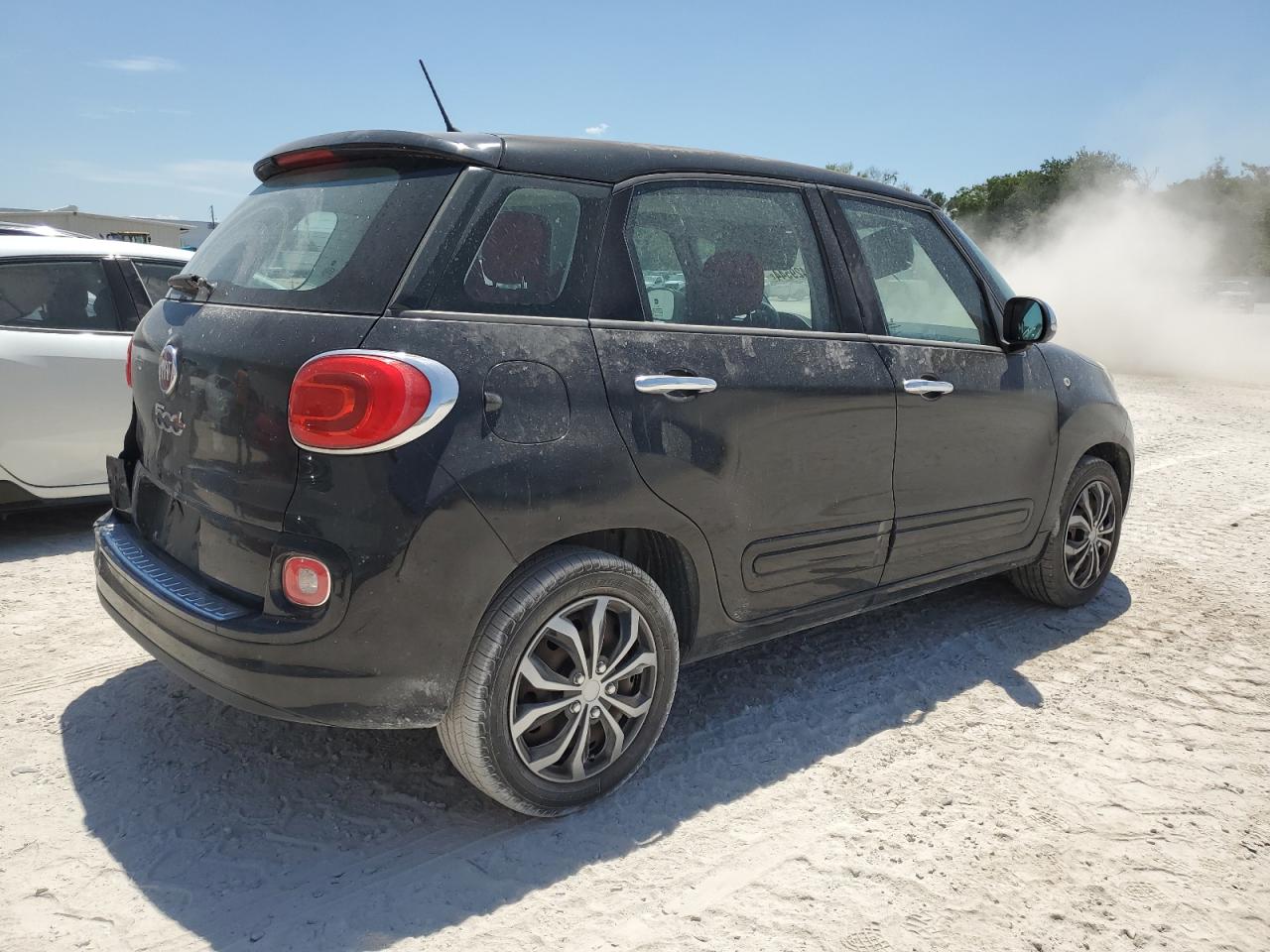 ZFBCFAAH2FZ032705 2015 Fiat 500L Pop