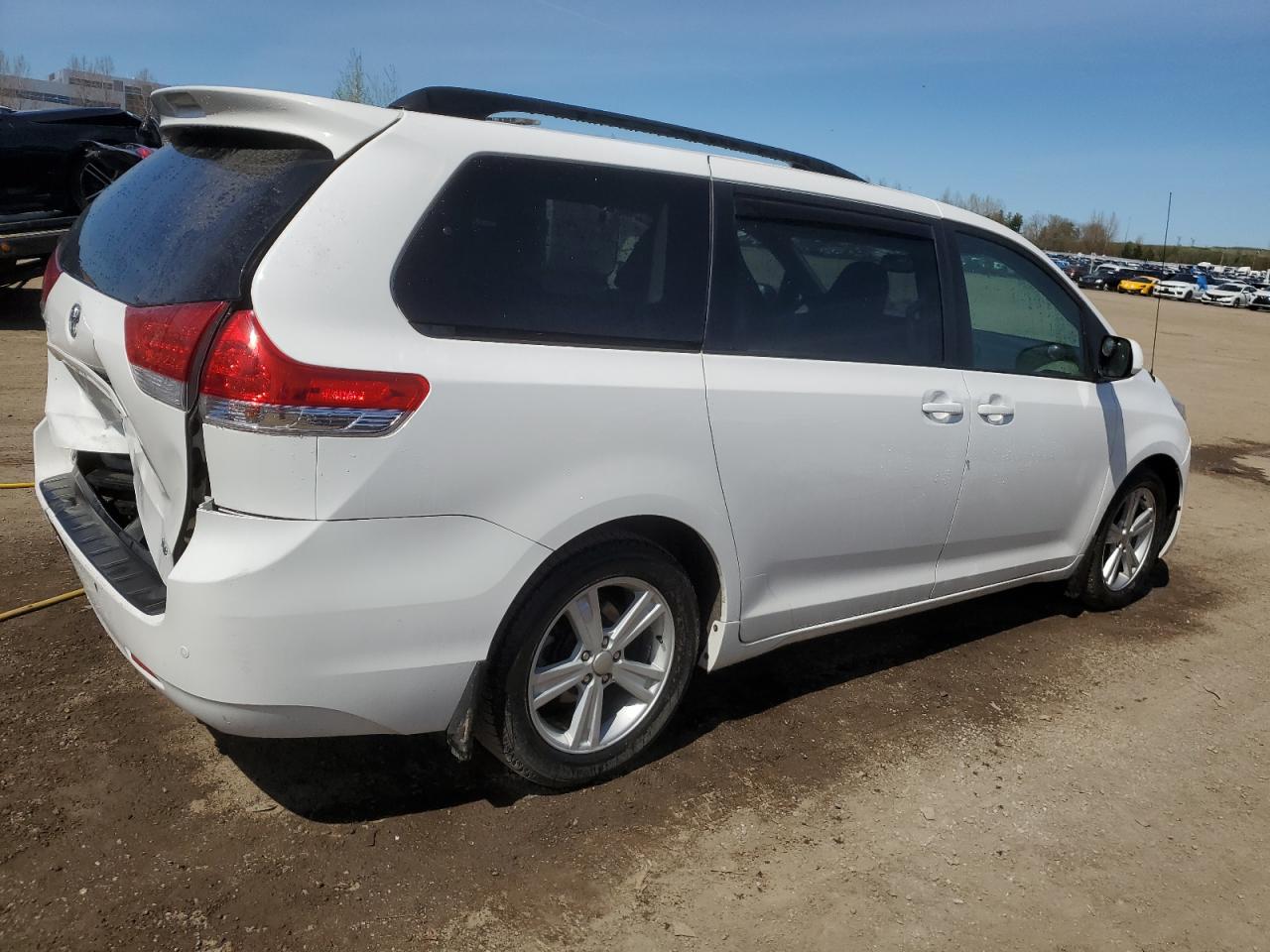 5TDYK3DC4DS356683 2013 Toyota Sienna Xle