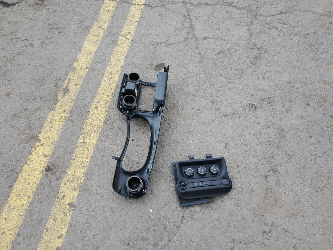 1C4BJWDG1FL654870 2015 Jeep Wrangler Unlimited Sport