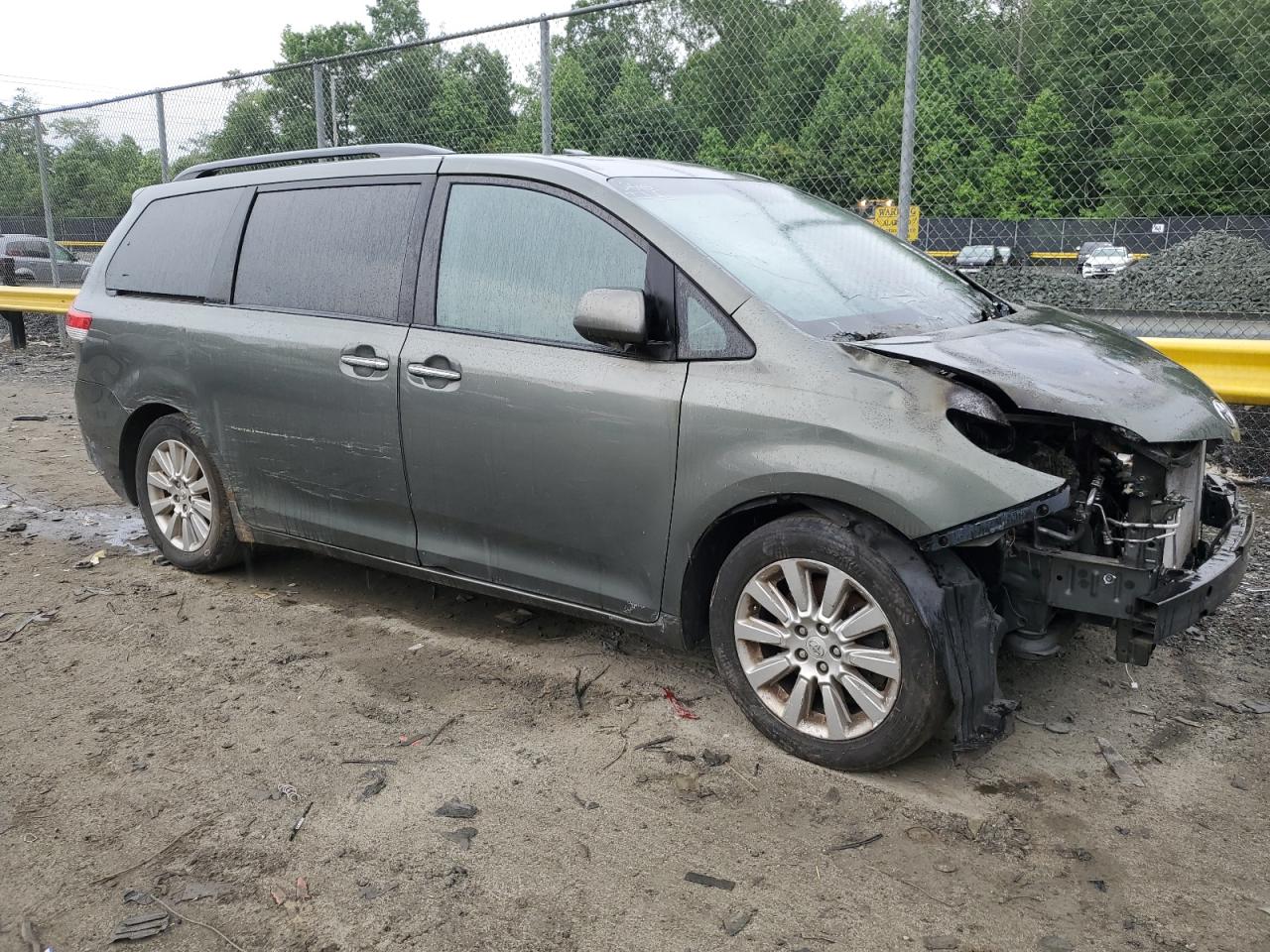 5TDYK3DC3BS088058 2011 Toyota Sienna Xle