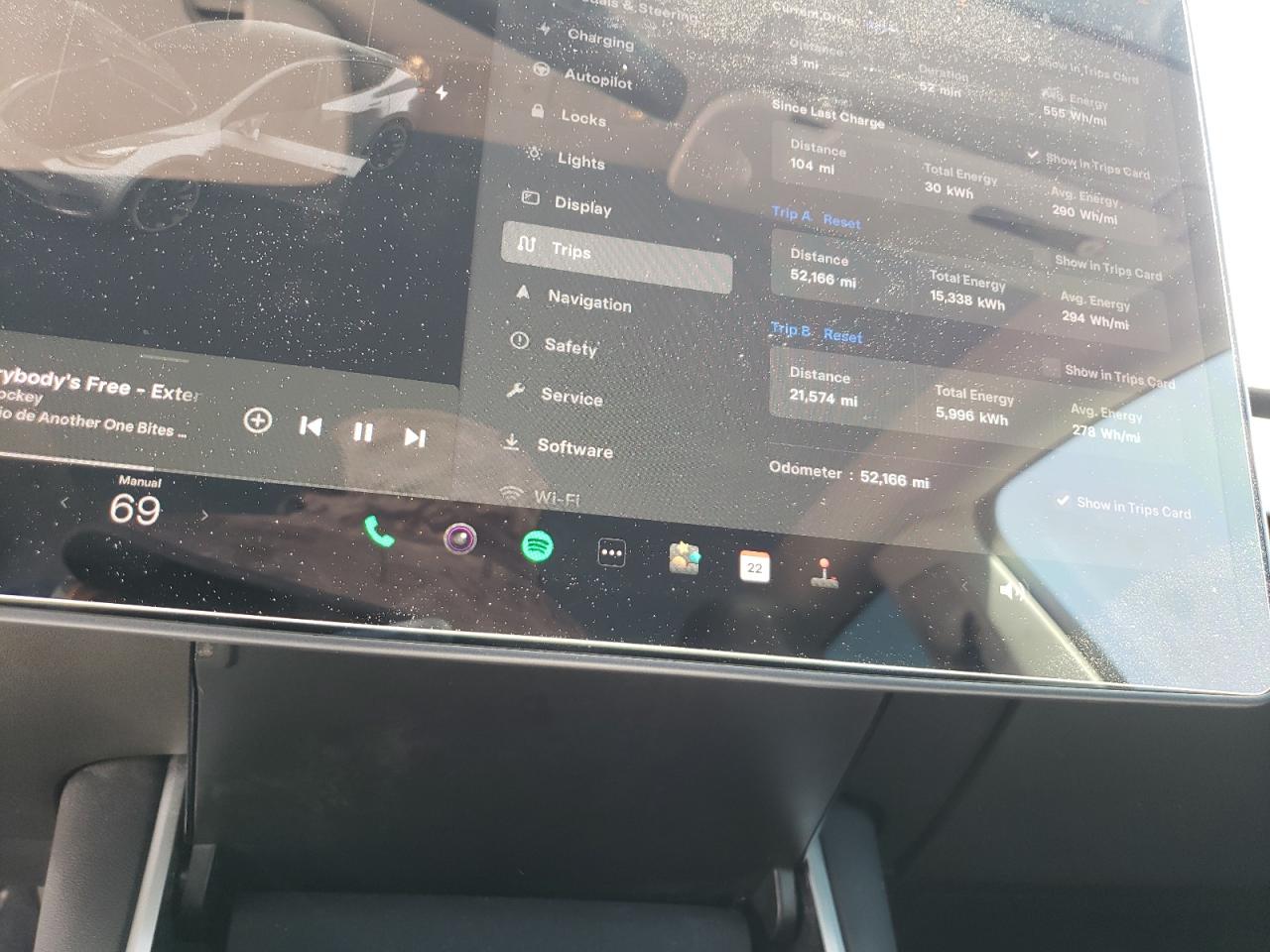 2021 Tesla Model Y vin: 5YJYGDEE7MF119973