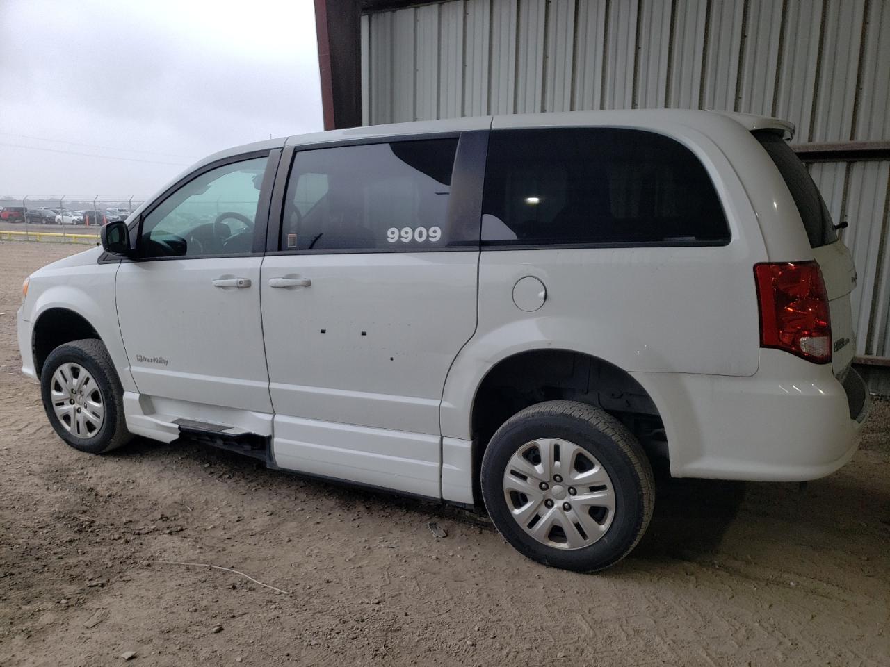 2C4RDGBG0JR256189 2018 Dodge Grand Caravan Se