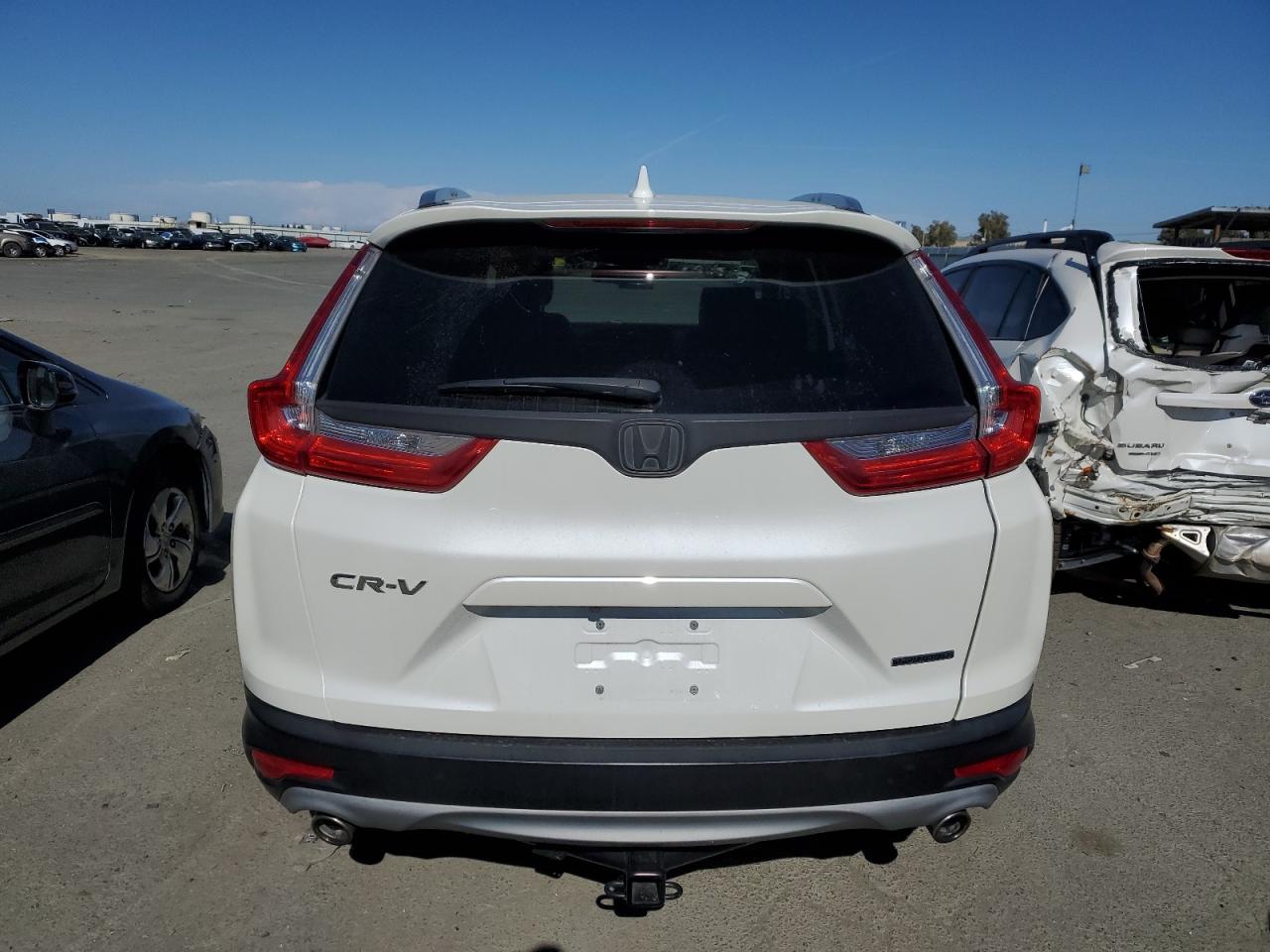 2HKRW1H93JH511589 2018 Honda Cr-V Touring