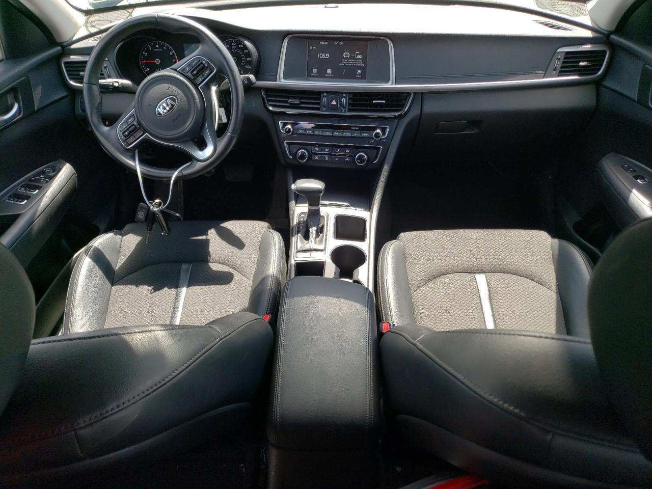 5XXGT4L3XJG190859 2018 Kia Optima Lx