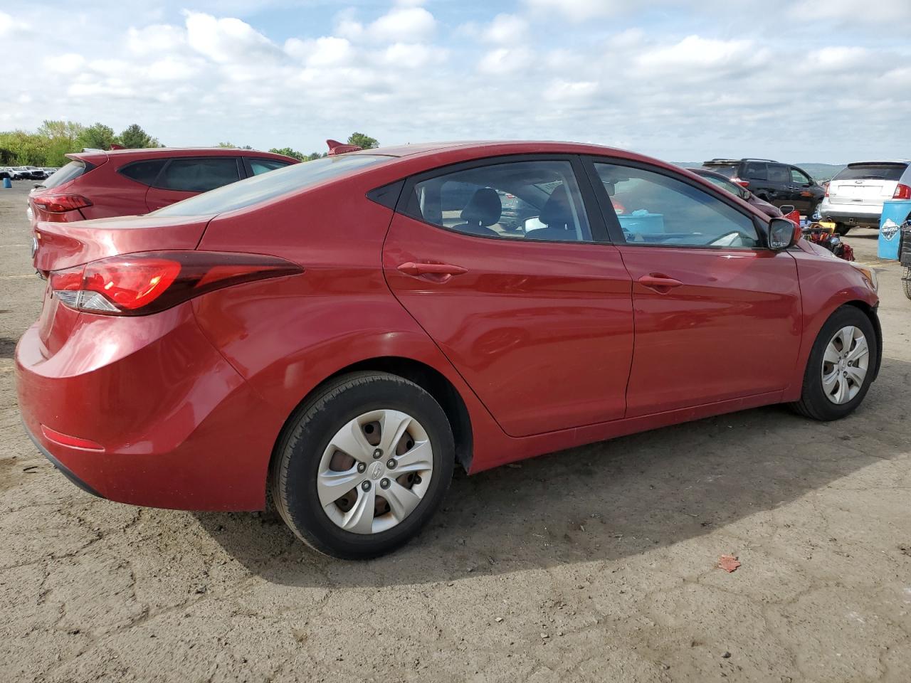 KMHDH4AE1GU633262 2016 Hyundai Elantra Se