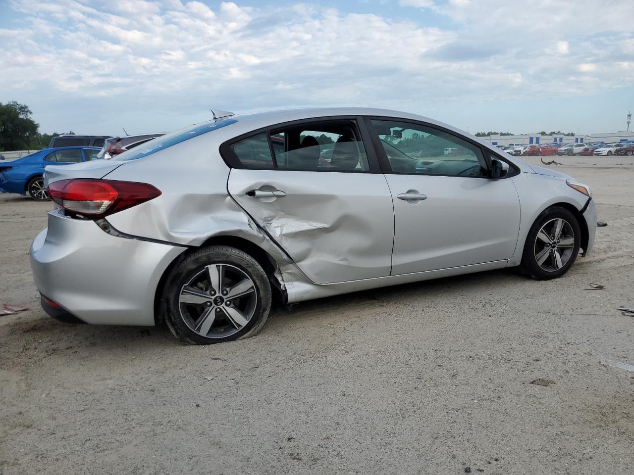 3KPFL4A71JE211656 2018 Kia Forte Lx