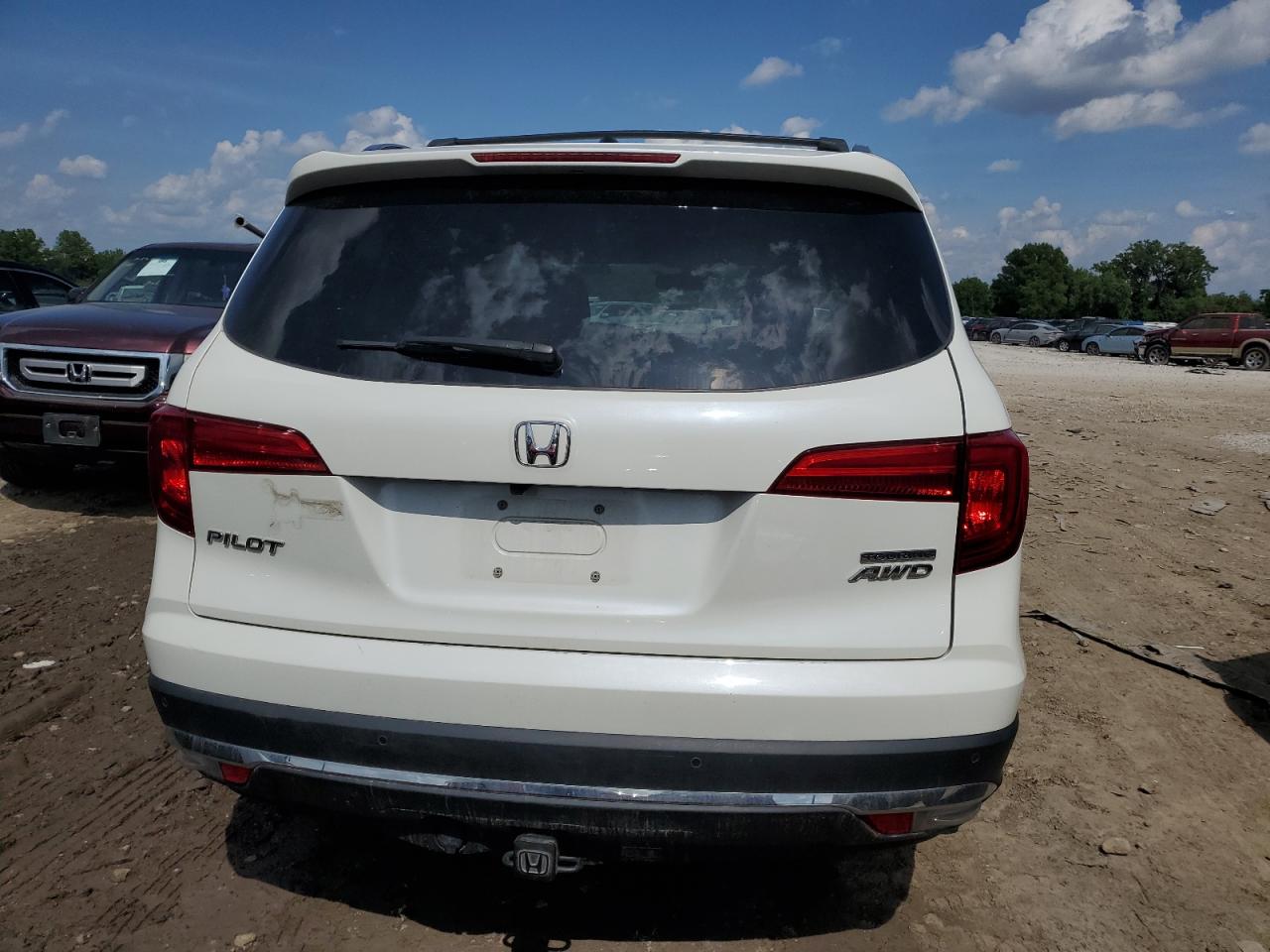 5FNYF6H94JB038552 2018 Honda Pilot Touring