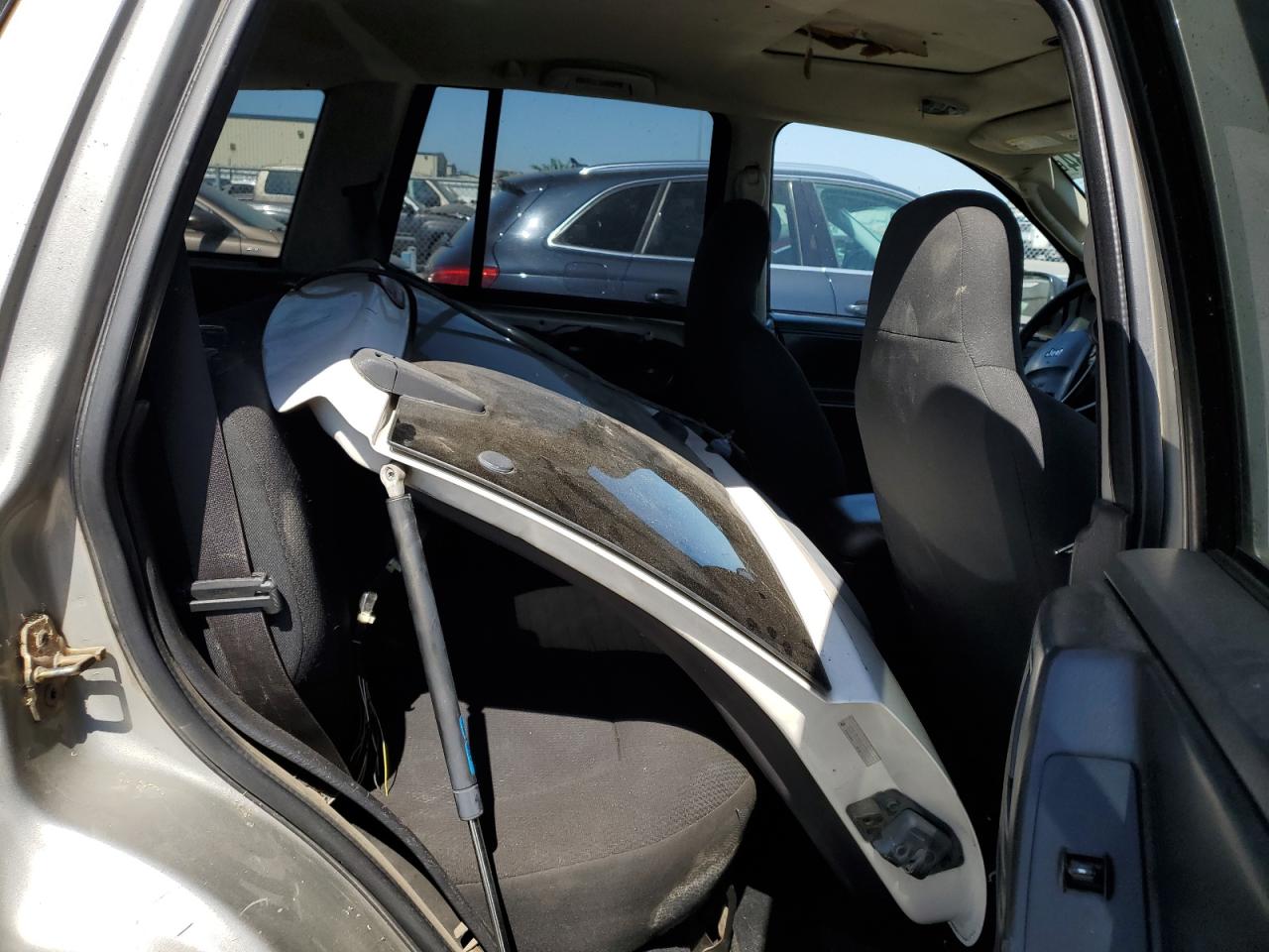 1J4GW48S84C325729 2004 Jeep Grand Cherokee Laredo