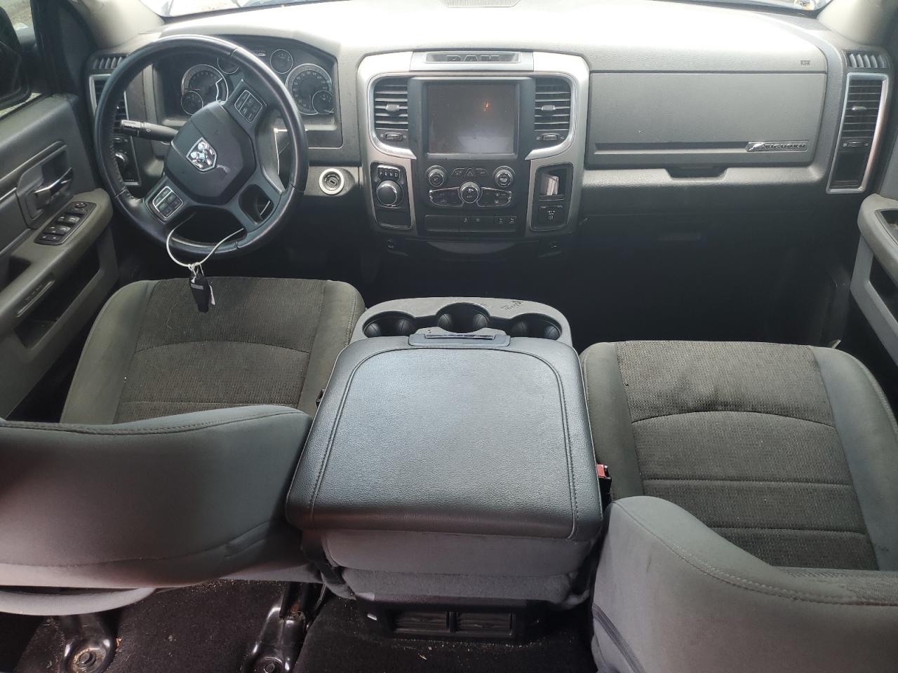 1C6RR6TT7HS790748 2017 Ram 1500 Slt