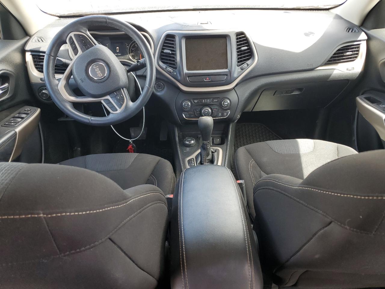 1C4PJMCS8HD229529 2017 Jeep Cherokee Latitude