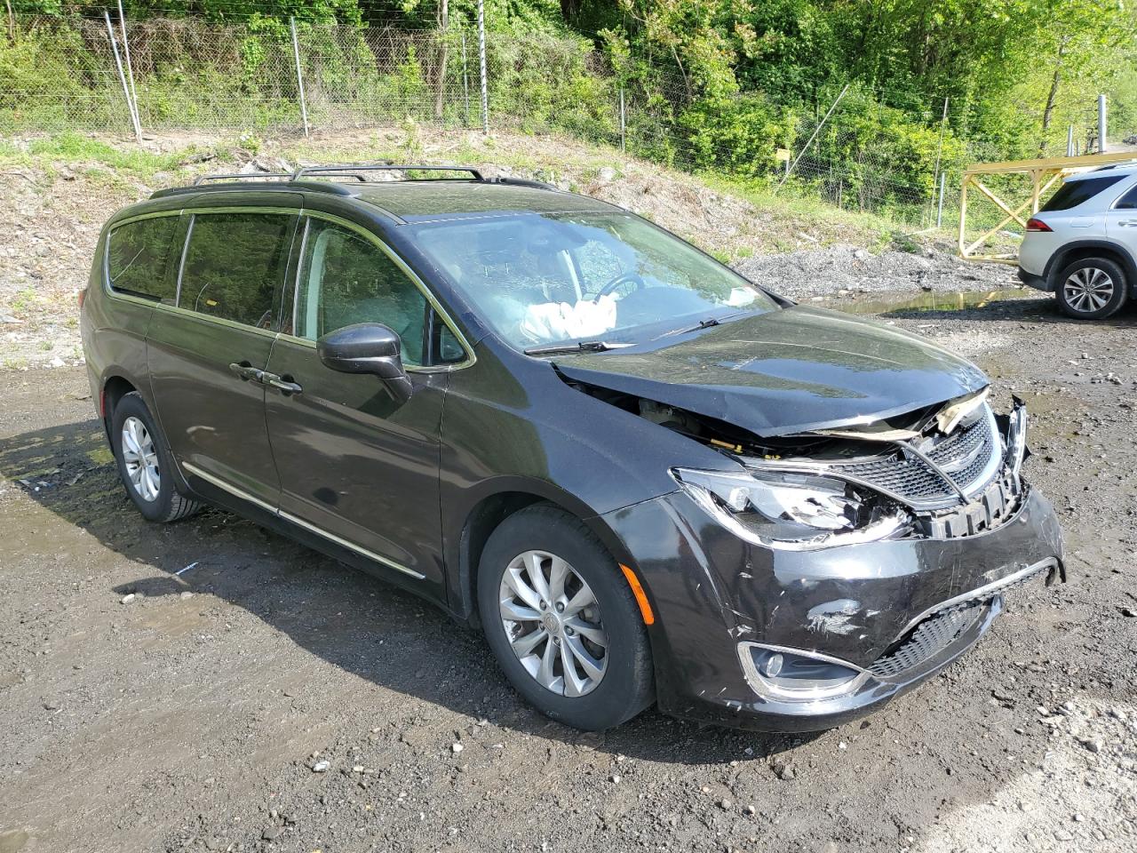 2C4RC1BG0HR794255 2017 Chrysler Pacifica Touring L