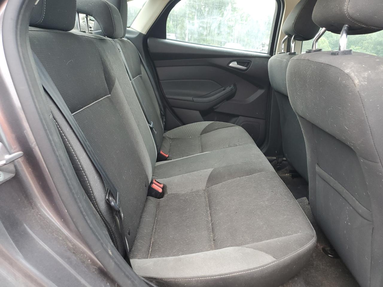 1FAHP3F21CL161295 2012 Ford Focus Se