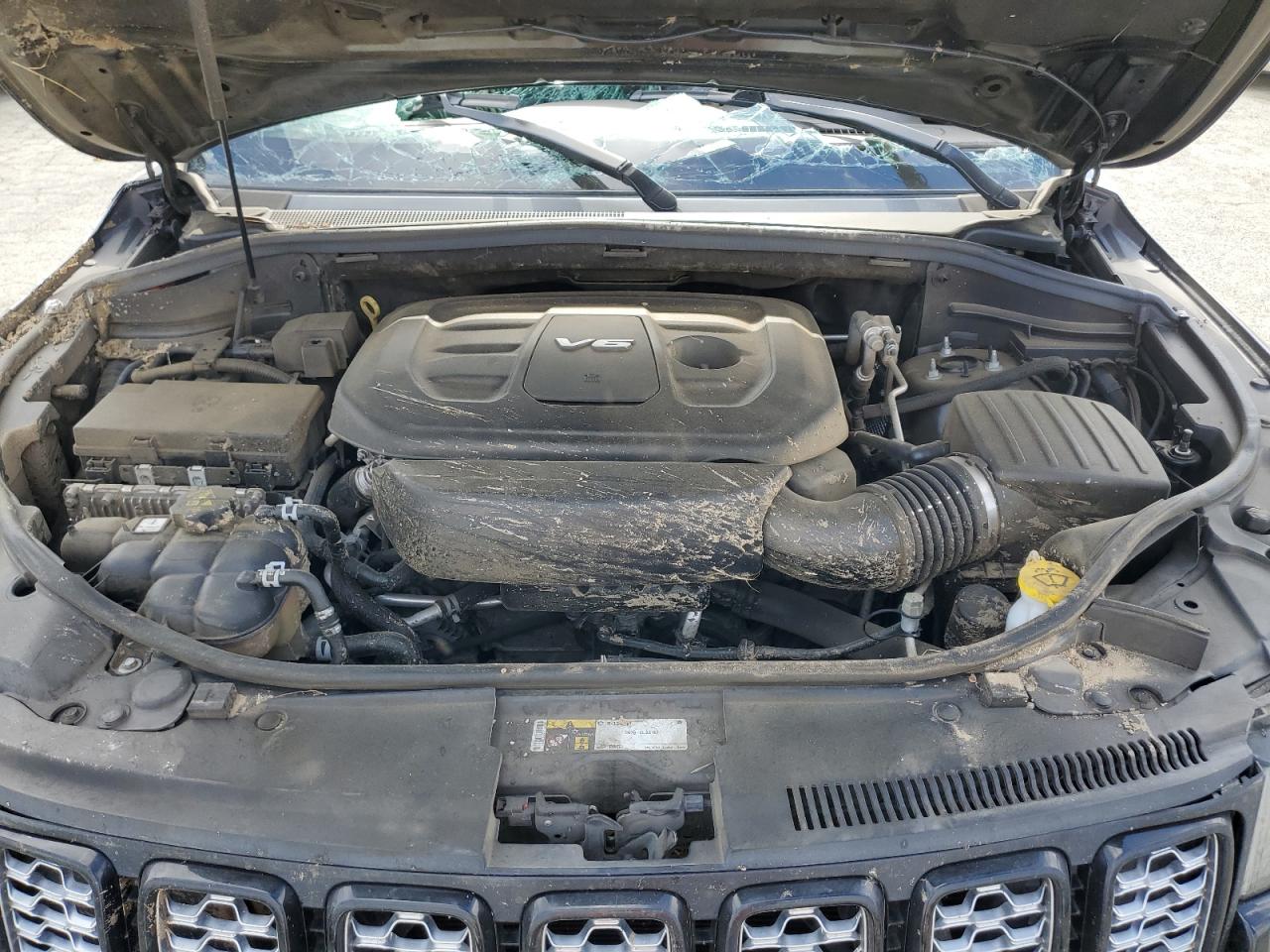 1C4RJFAG1JC314338 2018 Jeep Grand Cherokee Laredo