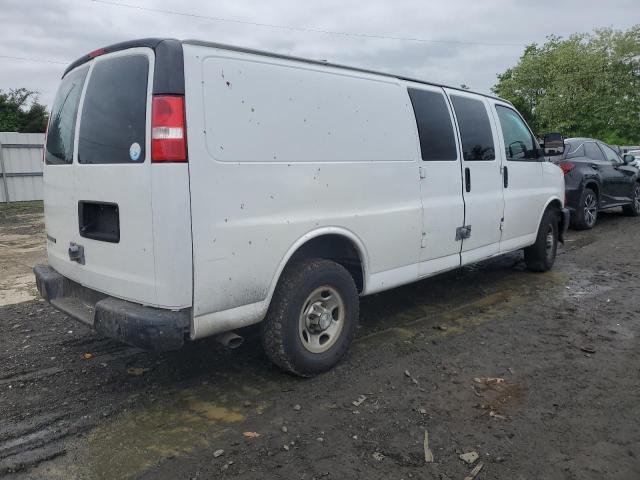 VIN 1GCWGBFG0L1128758 2020 Chevrolet Express no.3