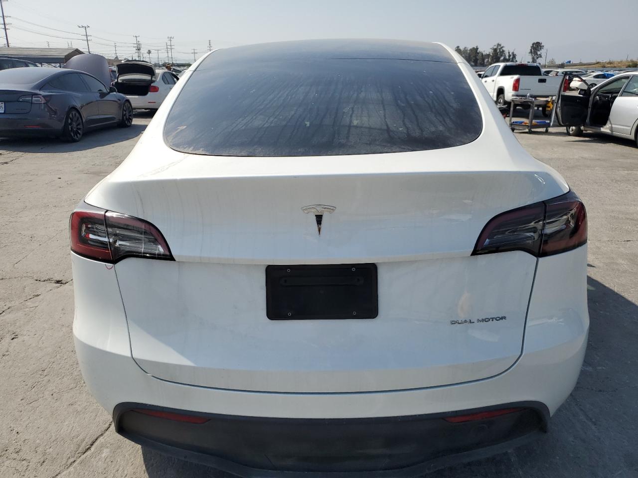 7SAYGAEE1PF647580 2023 Tesla Model Y