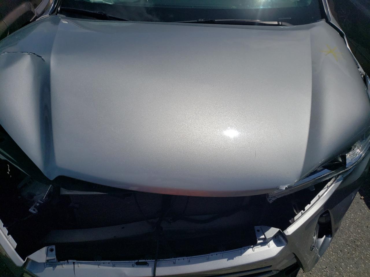 5TDJZRFH8JS826010 2018 Toyota Highlander Se