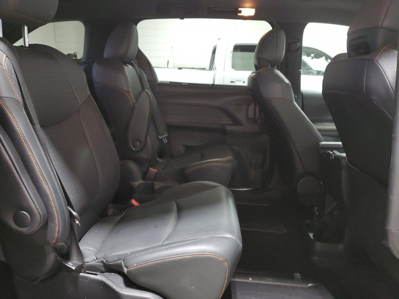 5TDDSKFC9NS052627 2022 Toyota Sienna Xse