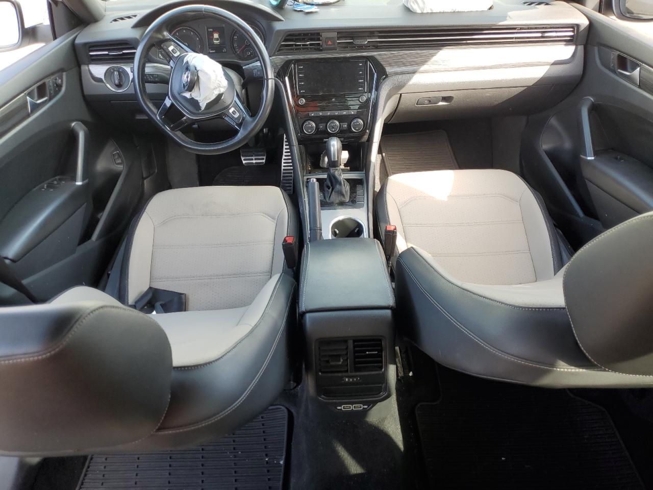 1VWMA7A3XMC009693 2021 Volkswagen Passat R-Line