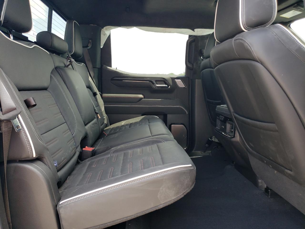 3GTUUFEL2RG170901 2024 GMC Sierra K1500 At4X