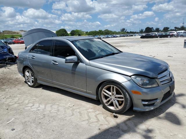 VIN WDDGF8AB2DR286016 2013 Mercedes-Benz C-Class, 3... no.4