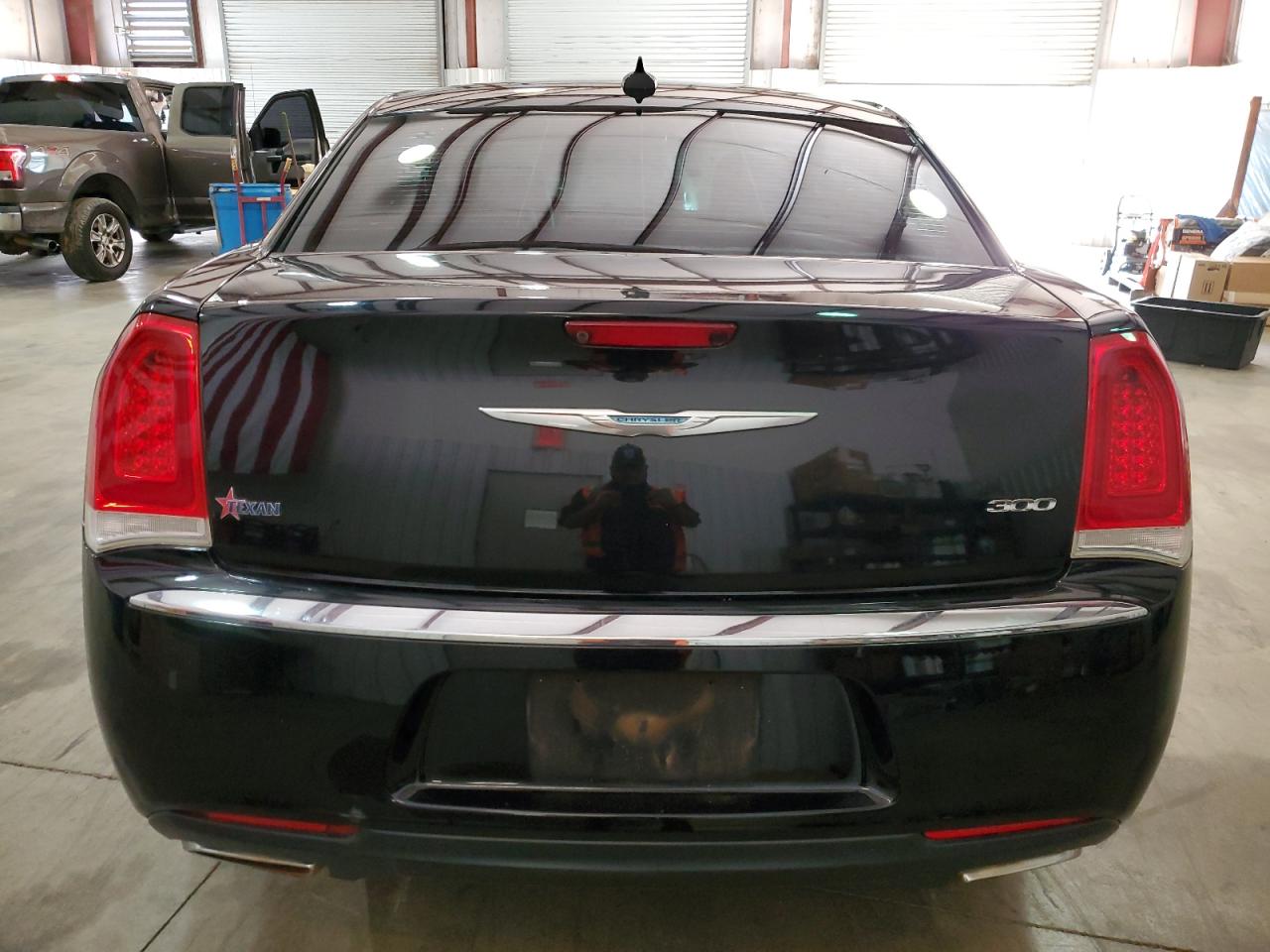 2C3CCAAG8JH160151 2018 Chrysler 300 Touring