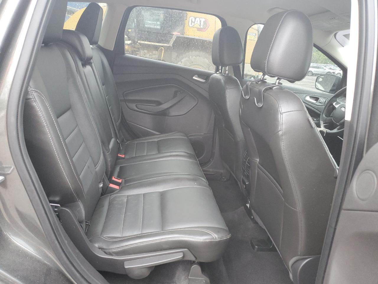 1FMCU9JX2FUA59176 2015 Ford Escape Titanium