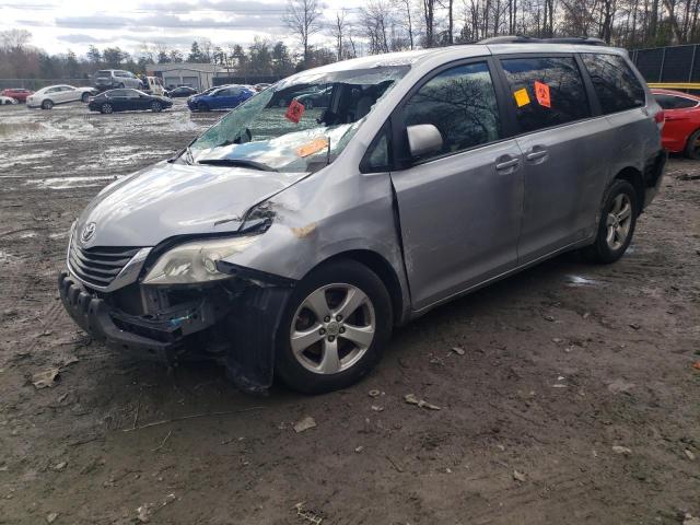 Lot #2526019122 2011 TOYOTA SIENNA LE salvage car