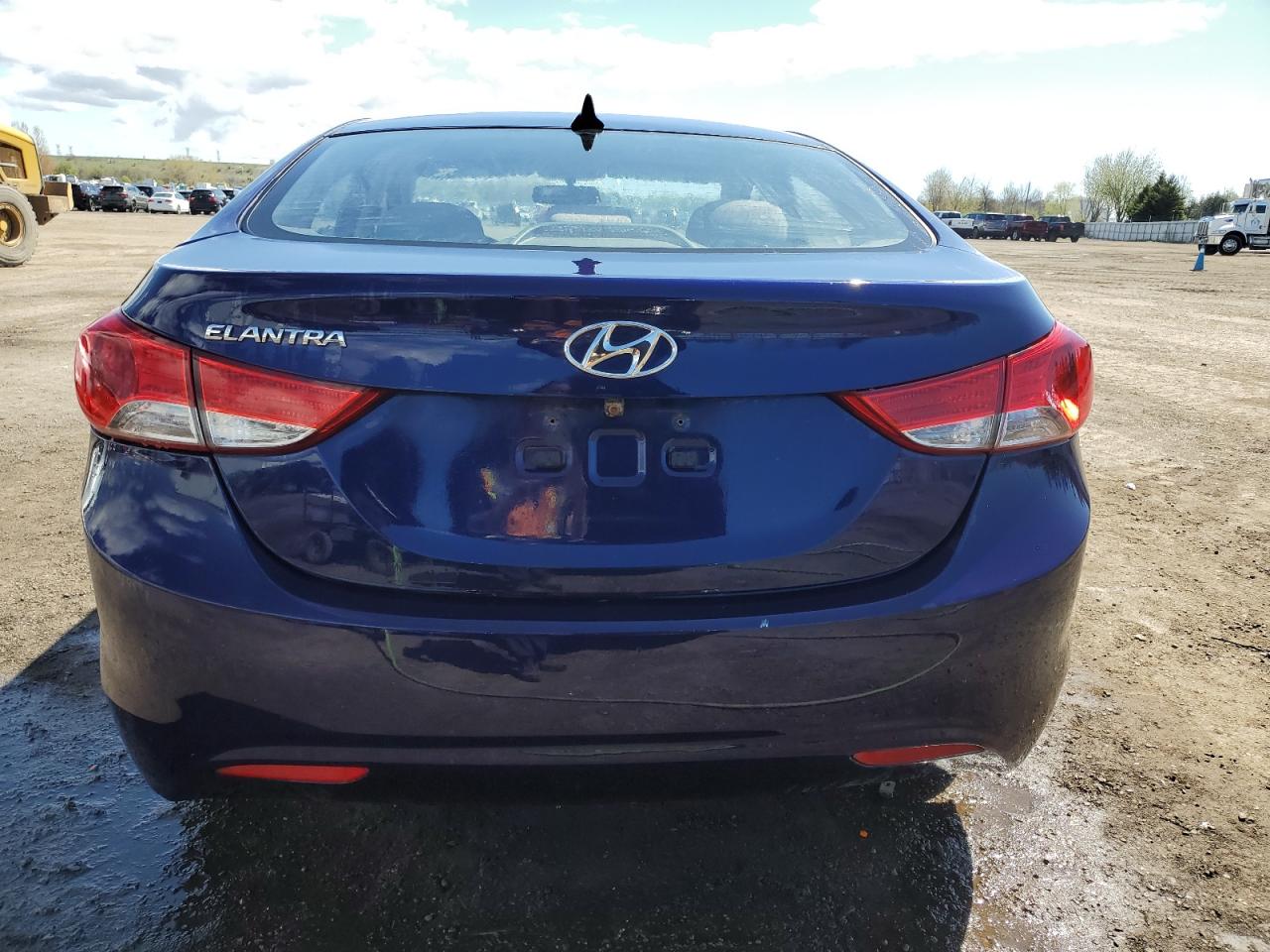 5NPDH4AE2DH421884 2013 Hyundai Elantra Gls